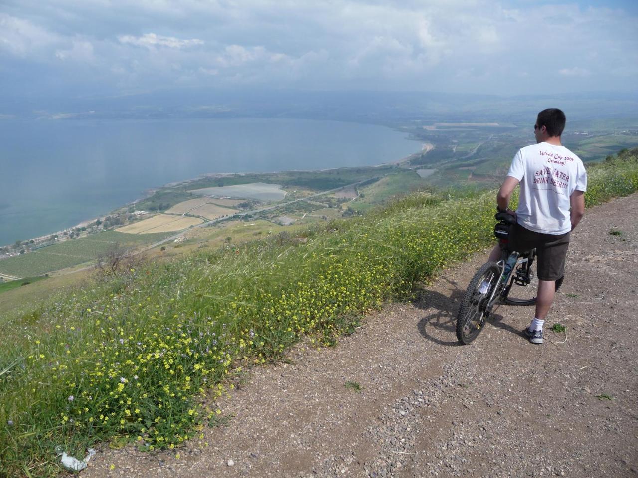 Sea Of Galilee - Genghis Khan In The Golan Giv'at Yo'av Kültér fotó